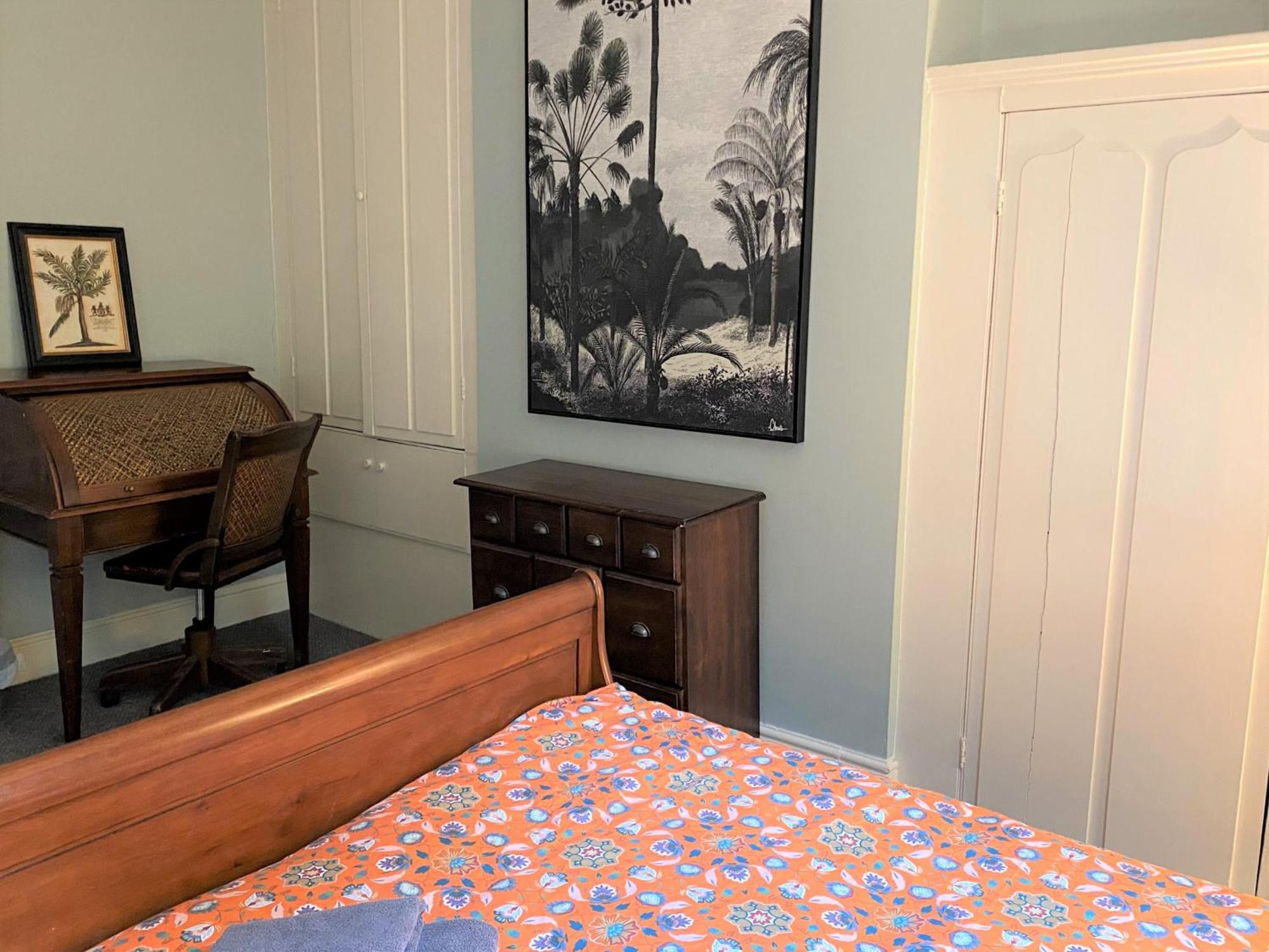 With Park Views Close To Centre Holiday home Liverpool