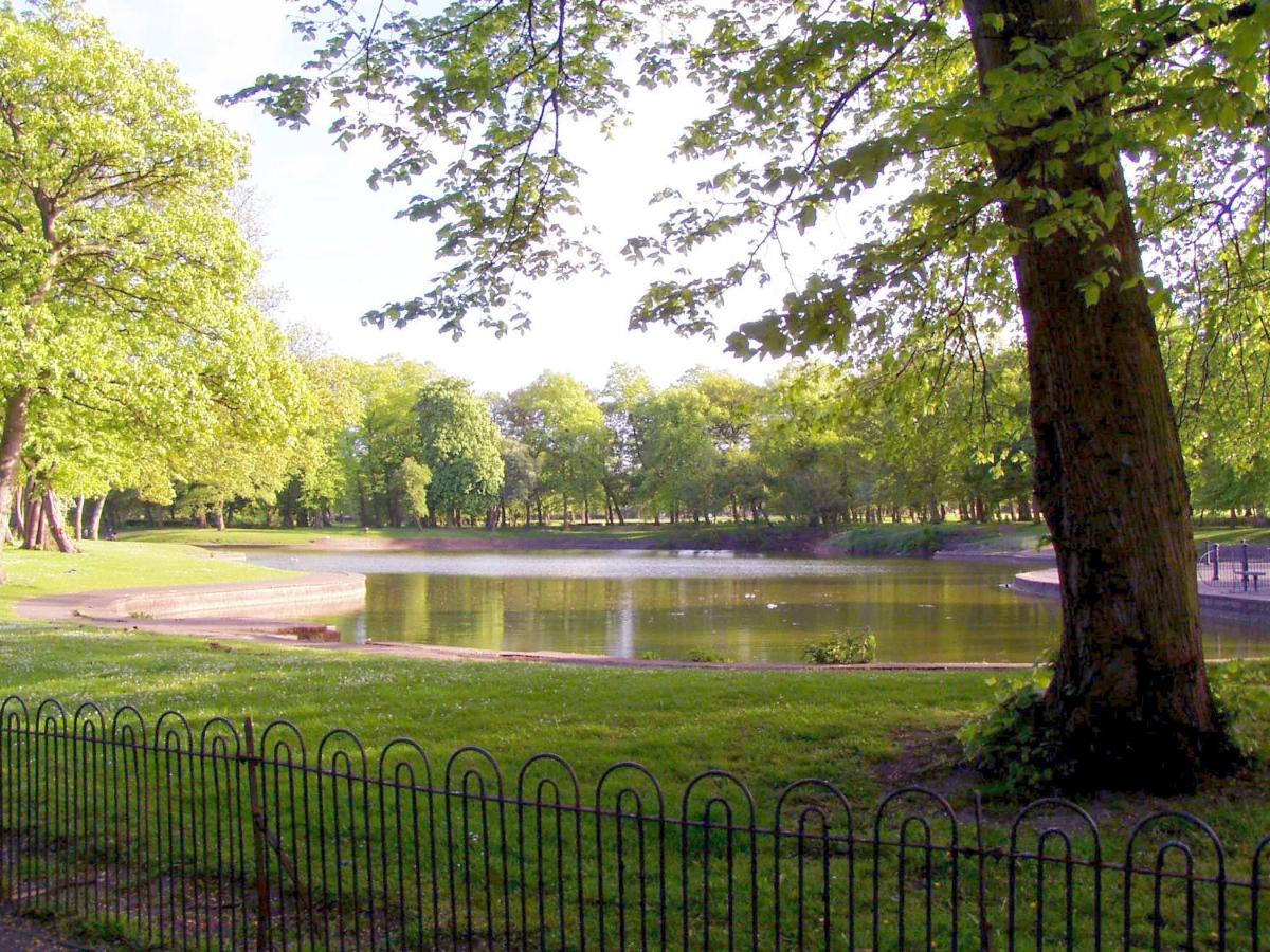 With Park Views Close To Centre