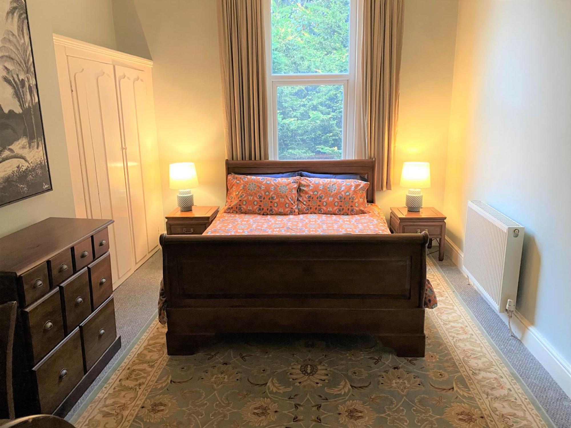 With Park Views Close To Centre
