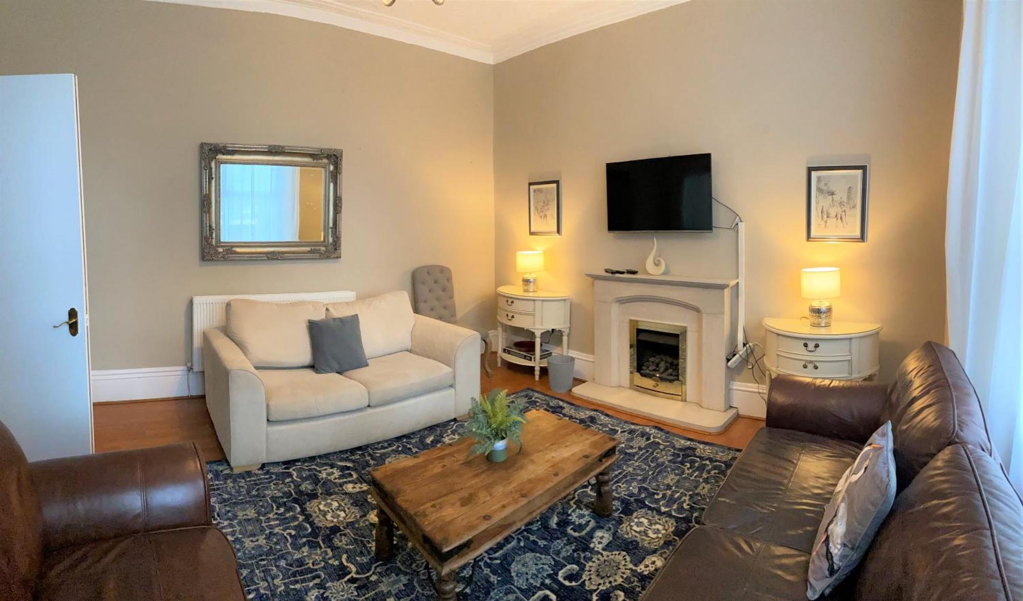 With Park Views Close To Centre Holiday home *
